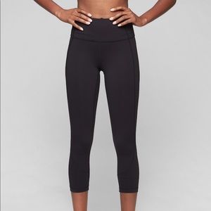 NWT Athleta Salutation Capri in Powervita